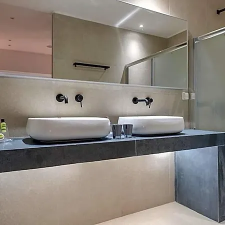 Отель Chrysonisos With Sunset & Seaviews Near Kini 4*