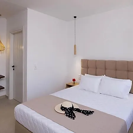 Отель Chrysonisos With Sunset & Seaviews Near Kini 4*